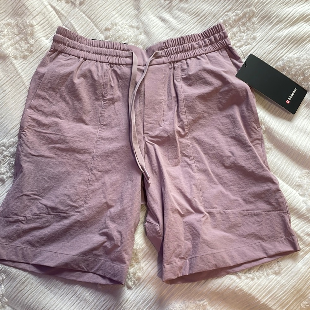 Lululemon men’s shorts size small never worn